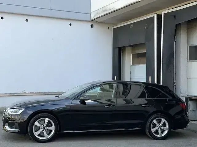 Używany Audi A4 Advanced 163 KM (119 kW) 2021 Czarny Kombi
