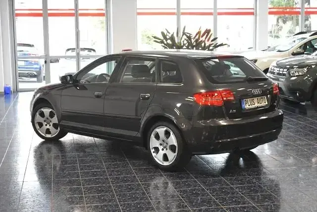 Używany Audi A3 Attraction 140 KM (102 kW) 2012 Szary Hatchback