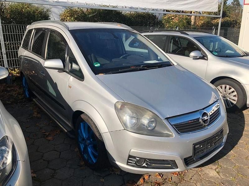 Silber Gebraucht 2006 Opel Zafira Edition Van / Kleinbus | 2.650 € (Etwas zu teuer) - Bild 1/3