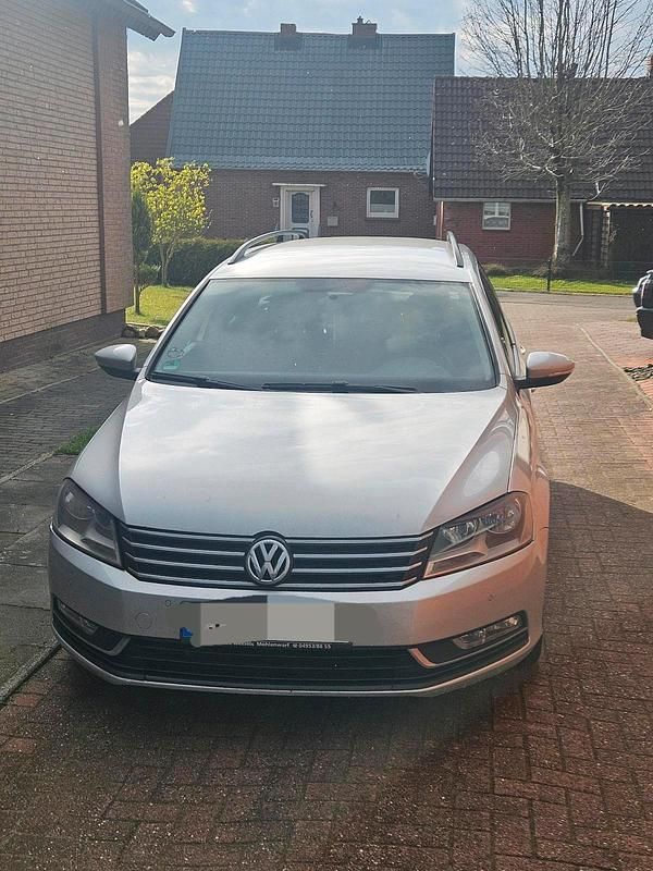 Gebraucht VW Passat 140 PS (102 kW) 2012 Silber Kombi