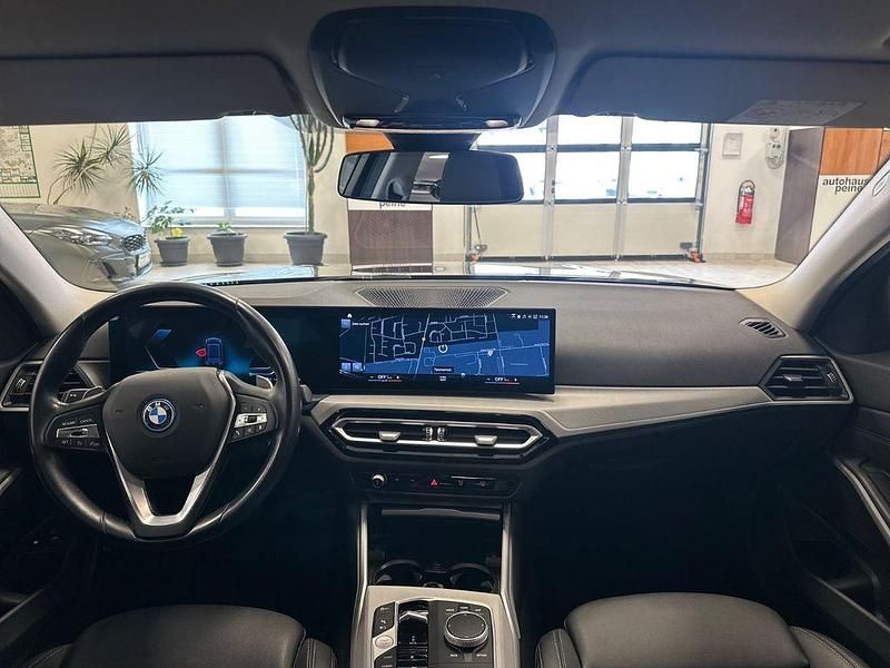 Gebraucht BMW 330e Performance 184 PS (135 kW) 2022 Schwarz Limousine