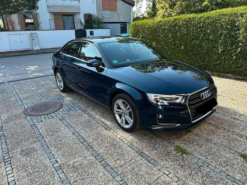 Gebraucht Audi A3 116 PS (85 kW) 2019 Blau Limousine