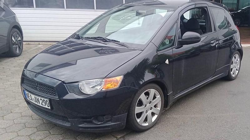 Gebraucht Mitsubishi Colt 75 PS (55 kW) 2012 Schwarz Kleinwagen