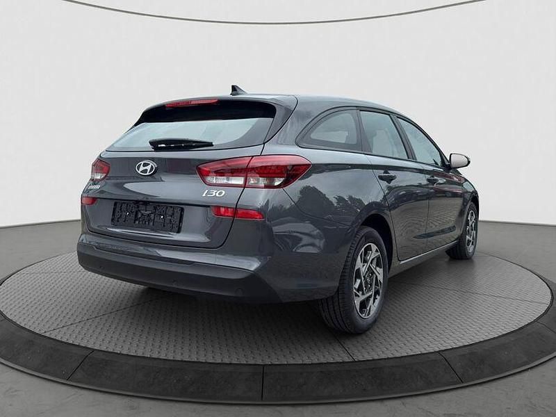 Neu Hyundai i30 Comfort 101 PS (74 kW) 2025 Schwarz Kombi