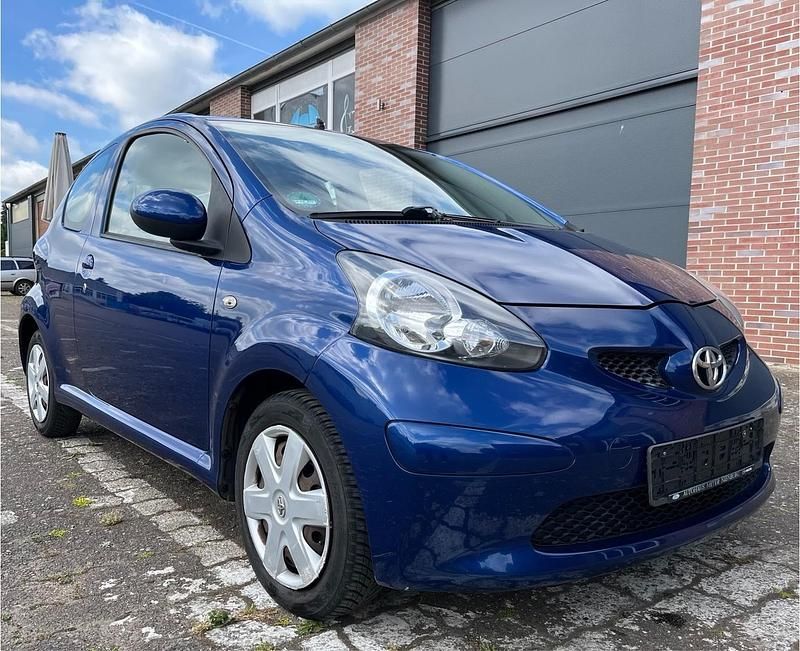 Blau Gebraucht 2008 Toyota Aygo Kleinwagen | 2.400 € (Fairer Preis) - Bild 1/4