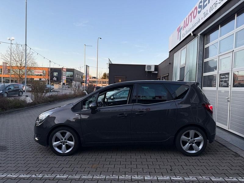 Gebraucht Opel Meriva Innovation 140 PS (102 kW) 2016 Grau Van / Kleinbus