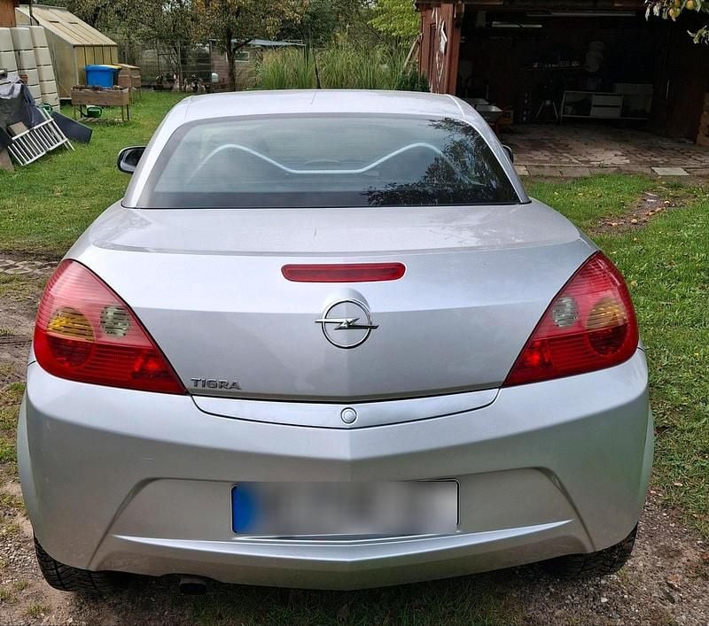 Gebraucht Opel Tigra 90 PS (66 kW) 2005 Silber Cabrio