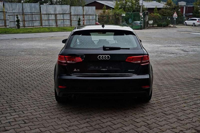 Gebraucht Audi A3 Sport 184 PS (135 kW) 2019 Schwarz Limousine