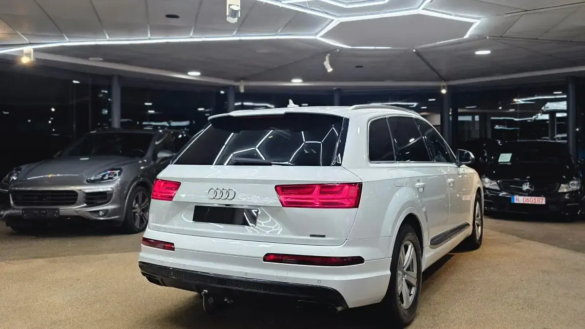 Używany Audi Q7 S-line plus 333 KM (244 kW) 2016 Biały SUV