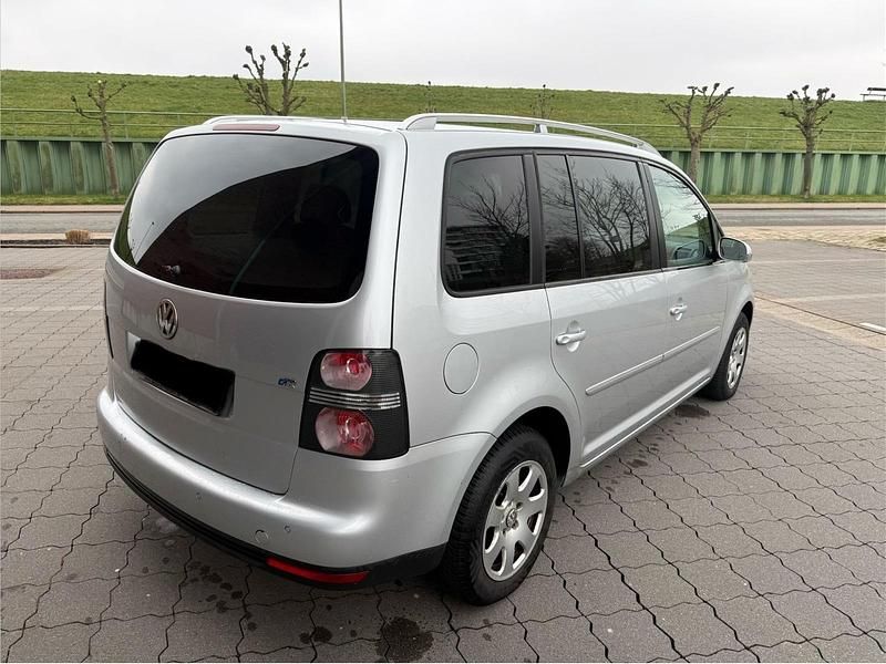 Gebraucht VW Touran 140 PS (102 kW) 2007 Silber Van / Kleinbus