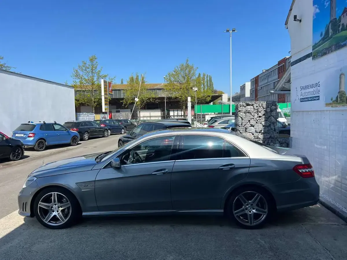 Gebraucht Mercedes E63 AMG AMG 525 PS (386 kW) 2010 Palladiumsilber  metalliclack Limousine