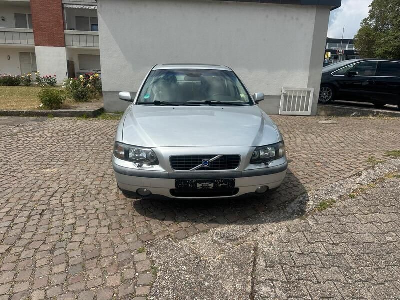 Silber Gebraucht 2003 Volvo S60 Limousine | 2.850 € (Fairer Preis) - Bild 1/4