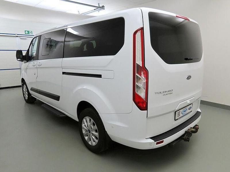Gebraucht Ford Tourneo Custom Trend 136 PS (100 kW) 2021 Frostweiß Van