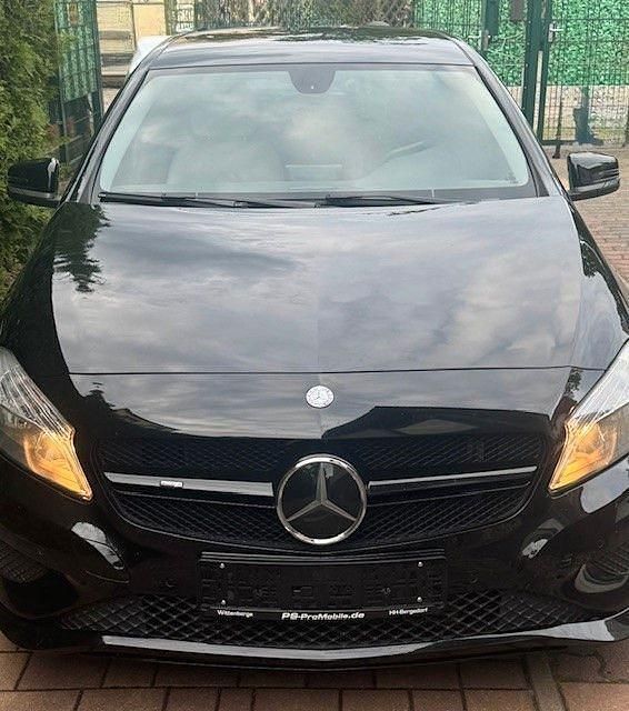 Gebraucht Mercedes A250 211 PS (155 kW) 2012 Schwarz Limousine