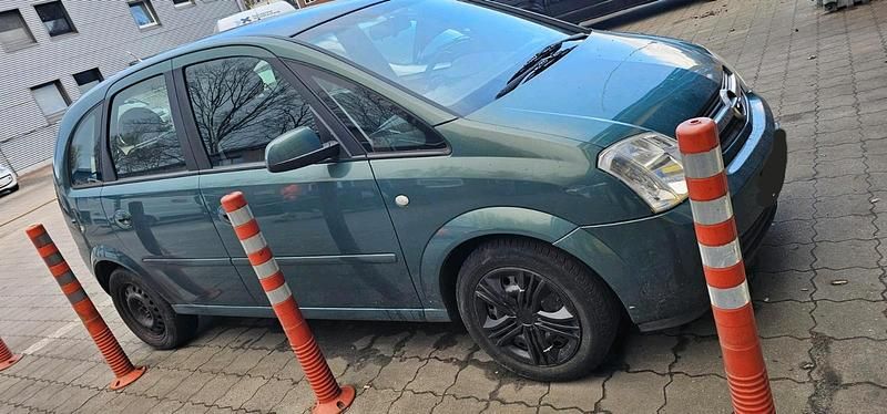 Gebraucht Opel Meriva 100 PS (73 kW) 2003 Grün Van / Kleinbus