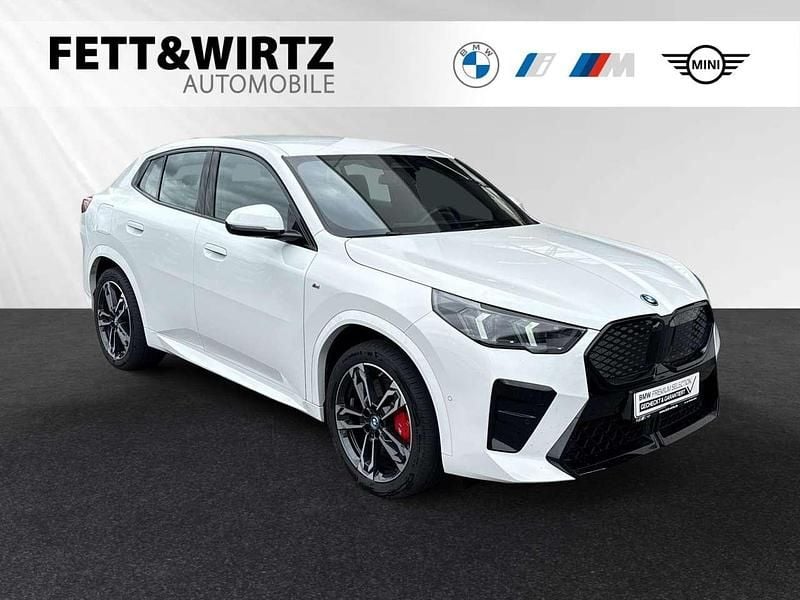 Alpinweiss Gebraucht 2024 BMW iX2 M Sport SUV | 45.888 € (Guter Preis) - Bild 1/3