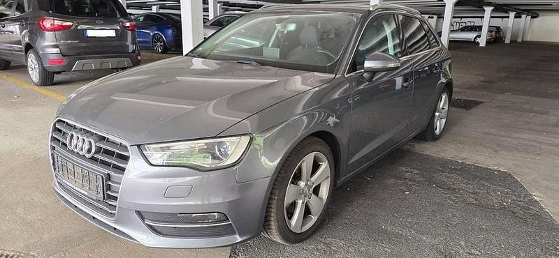 Grau Gebraucht 2016 Audi A3 Sportback Sport Limousine | 10.990 € (Guter Preis) - Bild 1/4