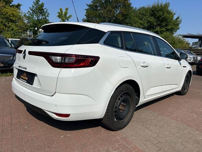 Gebraucht Renault Mégane IV Business 116 PS (85 kW) 2019 Weiß Limousine