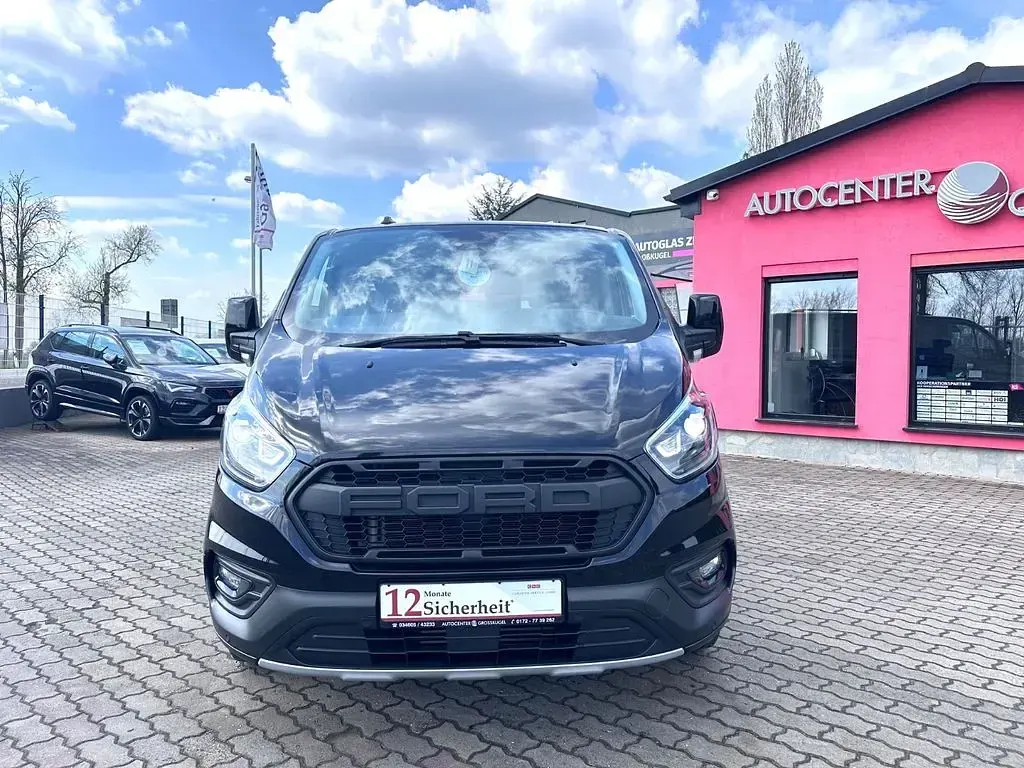 Second-hand Ford Transit Custom 150 CP (110 kW) 2022 Negru Break