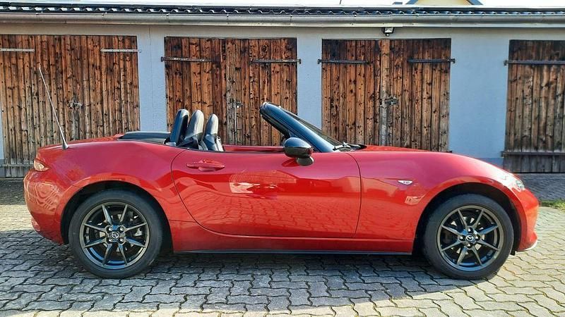 Rot Gebraucht 2017 Mazda MX5 Exclusive-Line Cabrio | 16.800 € (Fairer Preis) - Bild 1/4