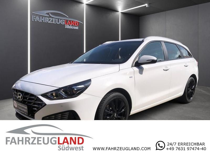 Weiß Gebraucht 2023 Hyundai i30 Trend Kombi | 16.990 € (Guter Preis) - Bild 1/4