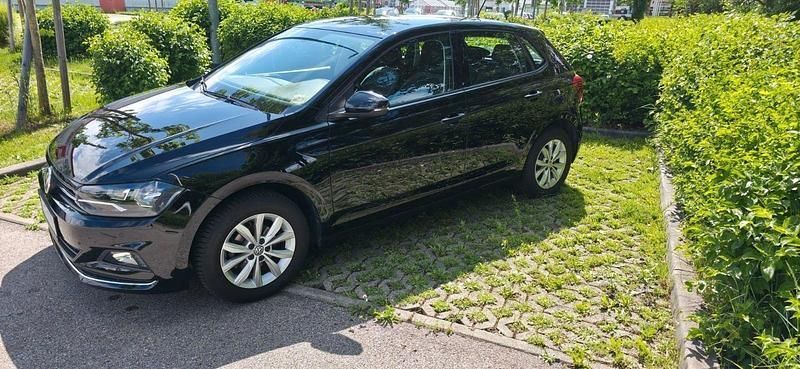 Schwarz Gebraucht 2018 VW Polo Comfortline Kleinwagen | 11.999 € (Fairer Preis) - Bild 1/4
