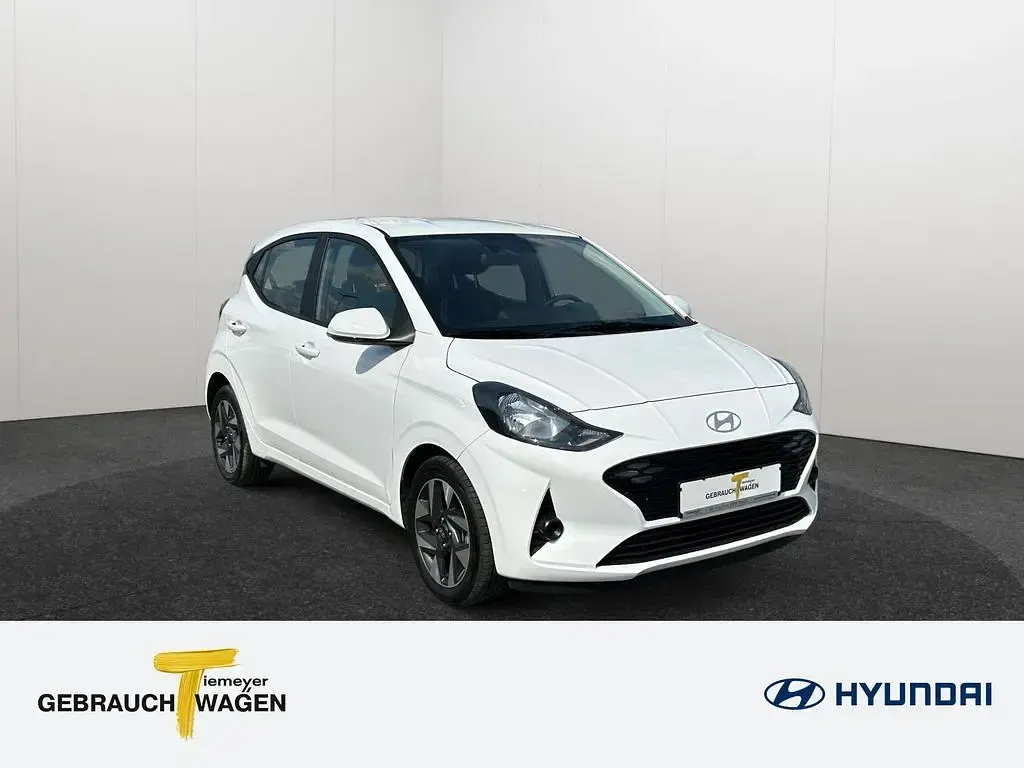 Gebraucht Hyundai i10 Trend 80 PS (58 kW) 2025 Schwarz Kleinwagen