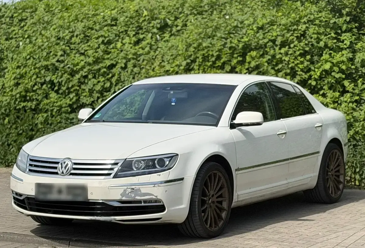 Gebraucht VW Phaeton 245 PS (180 kW) 2014 Weiß Limousine