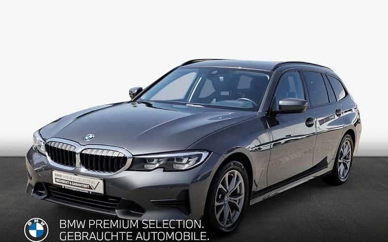 Grau Gebraucht 2022 BMW 320 Sport Line Kombi | 25.870 € (Superpreis) - Bild 1/4