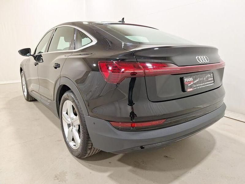 Gebraucht Audi e-tron Ambiente 230 kW (313 PS) 2022 Brillantschwarz SUV