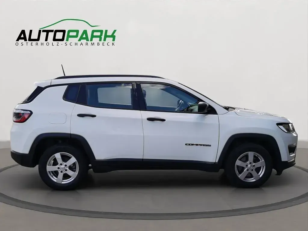 Gebraucht Jeep Compass Sport 140 PS (102 kW) 2017 Weiß SUV