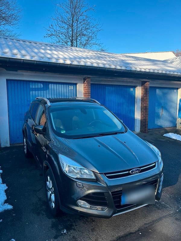 Grau Gebraucht 2015 Ford Kuga SUV | 10.900 € (Fairer Preis) - Bild 1/4
