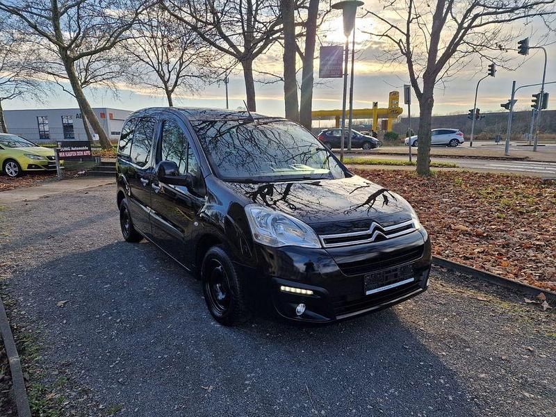 Schwarz Gebraucht 2017 Citroën Berlingo SELECTION Van / Kleinbus | 5.999 € (Fairer Preis) - Bild 1/4