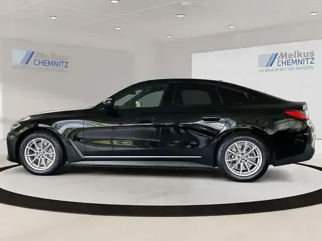 Używany BMW i4 Shadowline 250 kW (340 KM) 2023 Czarny Sedan/Limuzyna