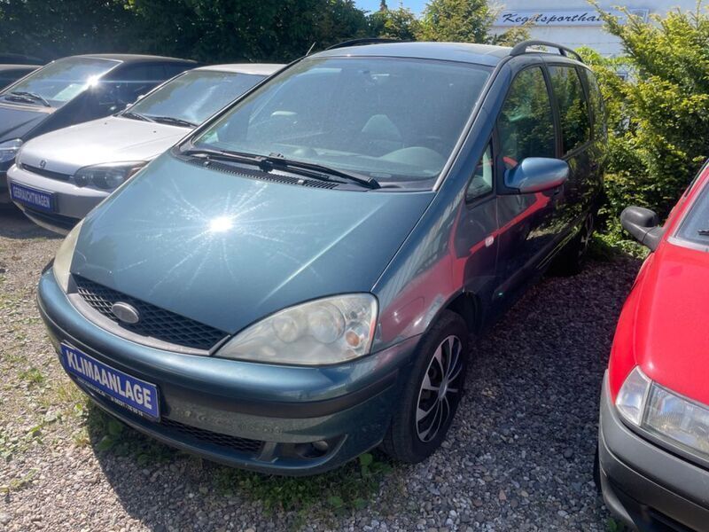 Grün Gebraucht 2002 Ford Galaxy Ambiente Van / Kleinbus | 997 € (Superpreis) - Bild 1/4