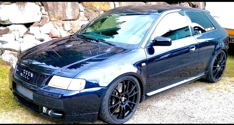 Blau Gebraucht 2000 Audi S3 Kleinwagen | 27.900 € - Bild 1/4