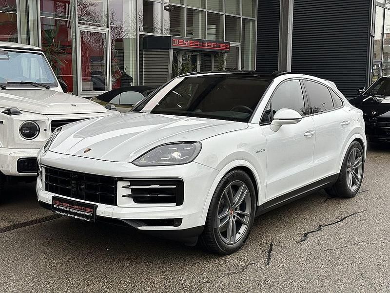 Gebraucht Porsche Cayenne Coupe 305 PS (224 kW) 2023 Weiß Coupé
