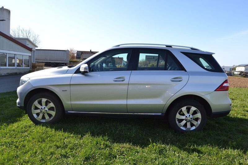 Silber Gebraucht 2012 Mercedes ML350 SUV | 15.900 € (Superpreis) - Bild 1/4