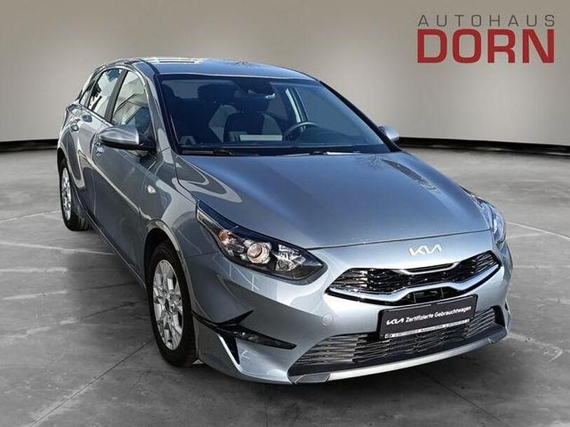 Gebraucht Kia Ceed Comfort 160 PS (117 kW) 2022 Silber Kleinwagen