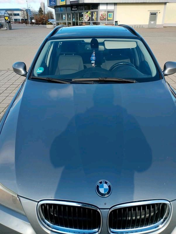 Gebraucht BMW 320 184 PS (135 kW) 2011 Grau Kombi