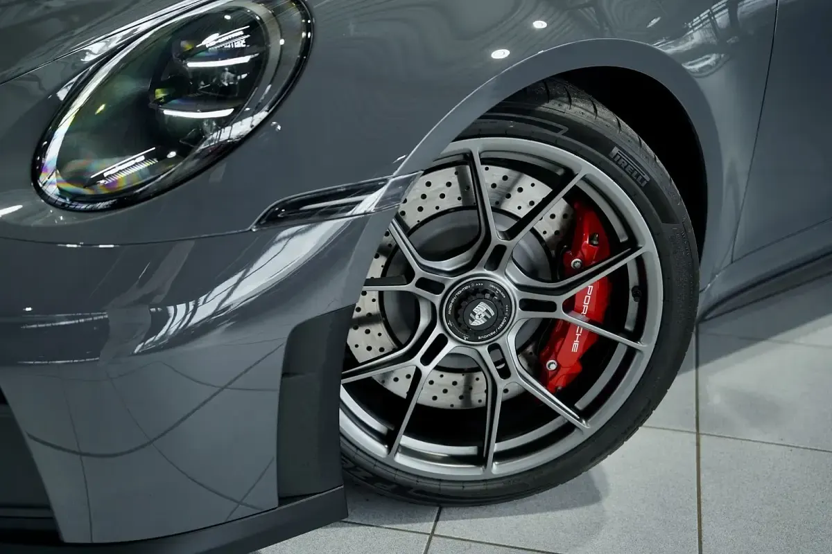 Gebraucht Porsche 992 511 PS (375 kW) 2025 Grau Coupé