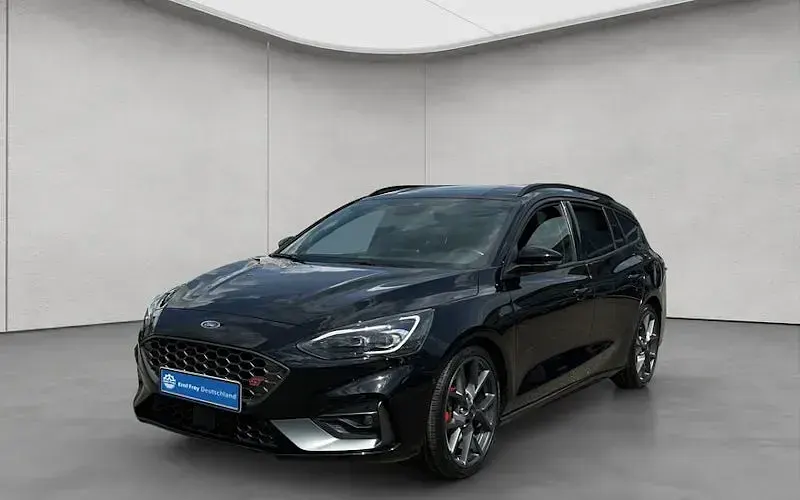 Begagnad Ford Focus Performance Edition 280 HK (205 kW) 2021 Kombi