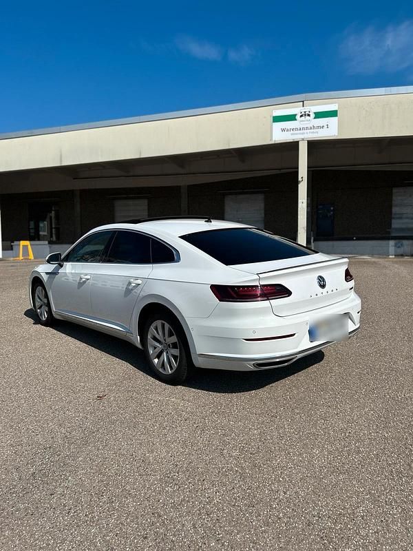 Gebraucht VW Arteon R-line 239 PS (175 kW) 2018 Weiß Kleinwagen