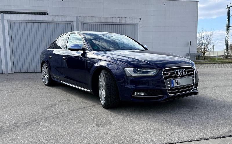 Gebraucht Audi S4 Ambiente 333 PS (244 kW) 2014 Blau Limousine