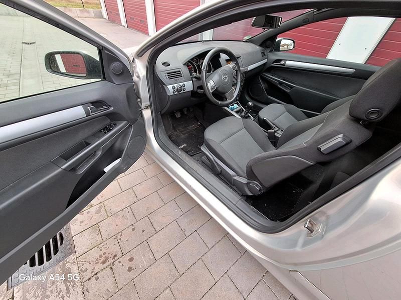 Gebraucht Opel Astra 125 PS (91 kW) 2006 Grau Coupé
