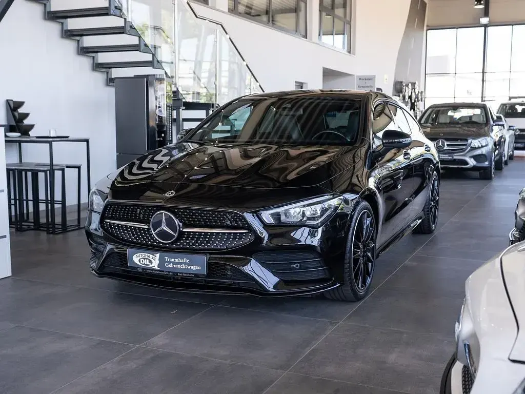 Gebraucht Mercedes CLA250e Shooting Brake AMG 224 PS (164 kW) 2022 Schwarz Kombi