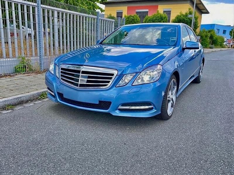 Gebraucht Mercedes E350 265 PS (194 kW) 2011 Blau Limousine