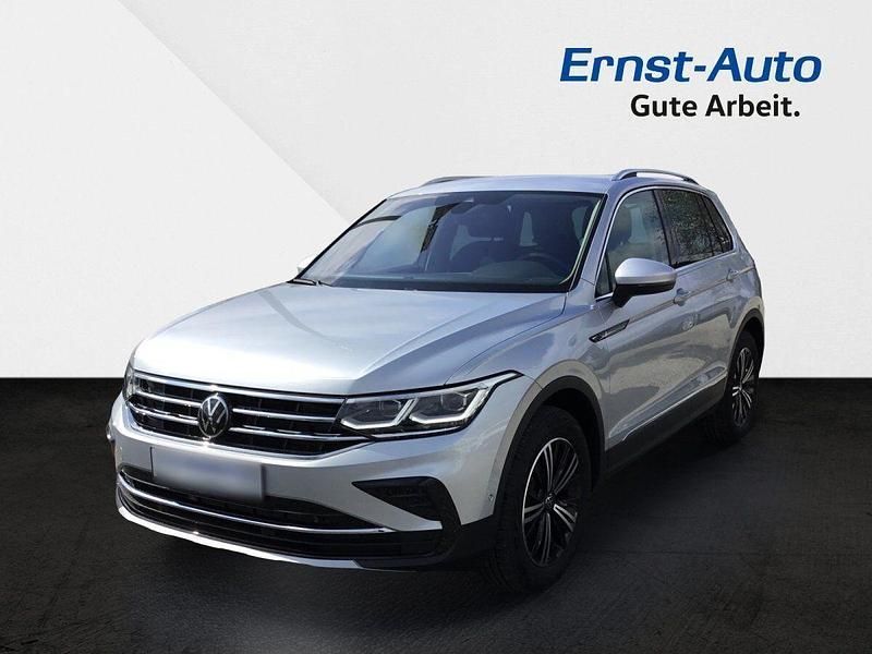 Reflexsilber metallic Gebraucht 2023 VW Tiguan Elegance SUV | 33.330 € (Guter Preis) - Bild 1/3