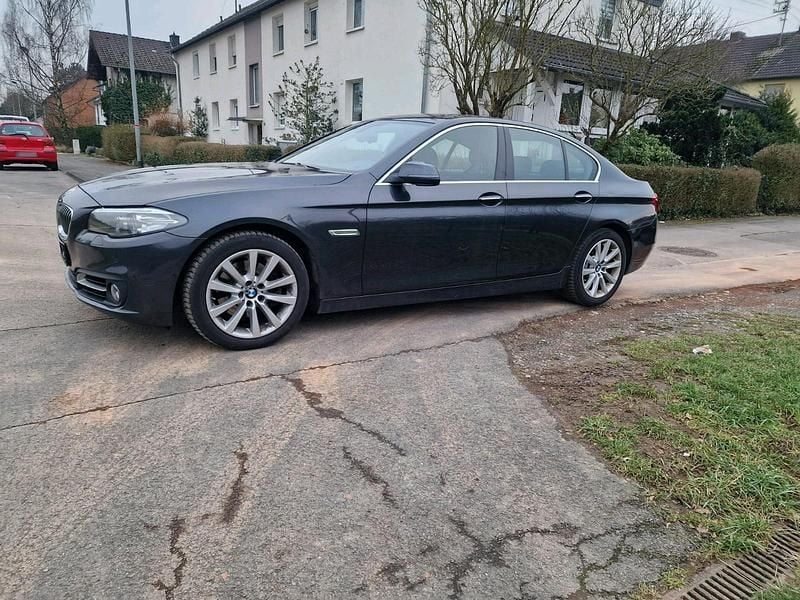 Gebraucht BMW 520 190 PS (139 kW) 2016 Grau Limousine