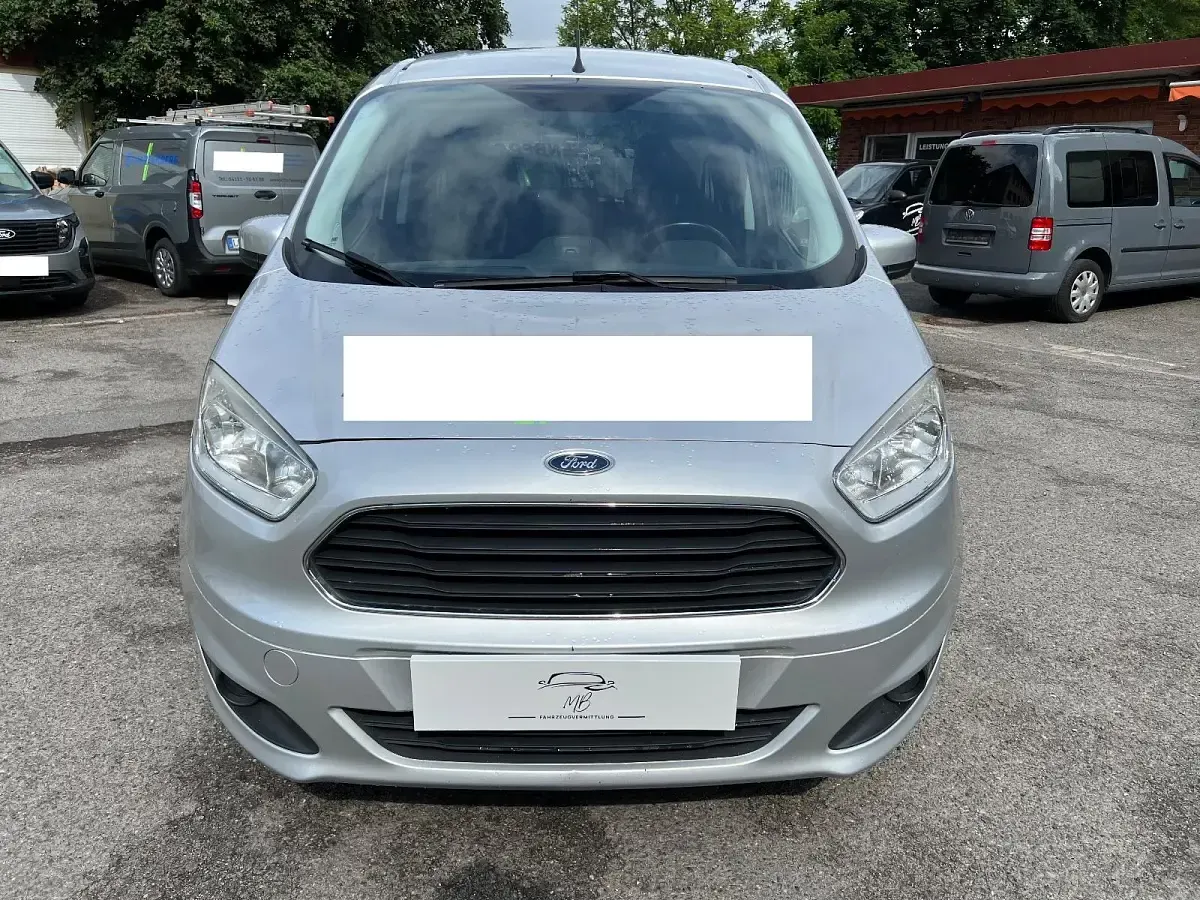 Gebraucht Ford Tourneo Courier 95 PS (69 kW) 2015 Silber Van / Kleinbus